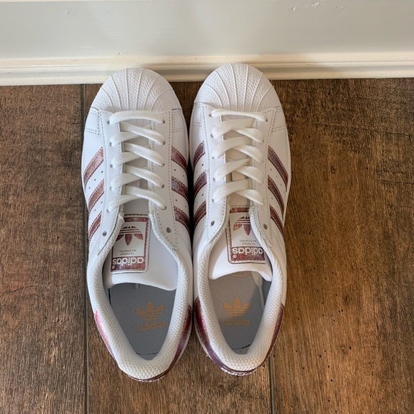 BRAND NEW! Adidas Superstar Shoes - Picture 2 of 3
